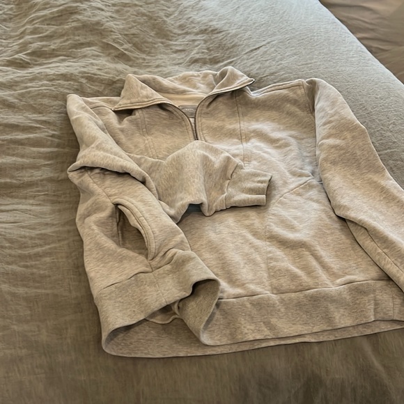 Grey Everlane pullover, size small, lightly worn - Picture 3 of 3